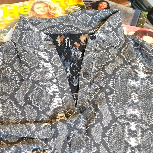 Top - Picture 3 of 4